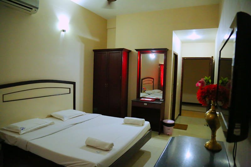 Deluxe Room (3)